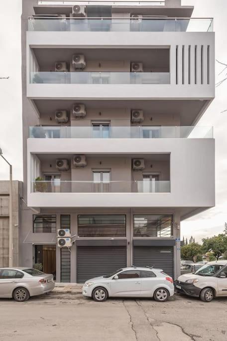 Elegant & Spacious Apartment *